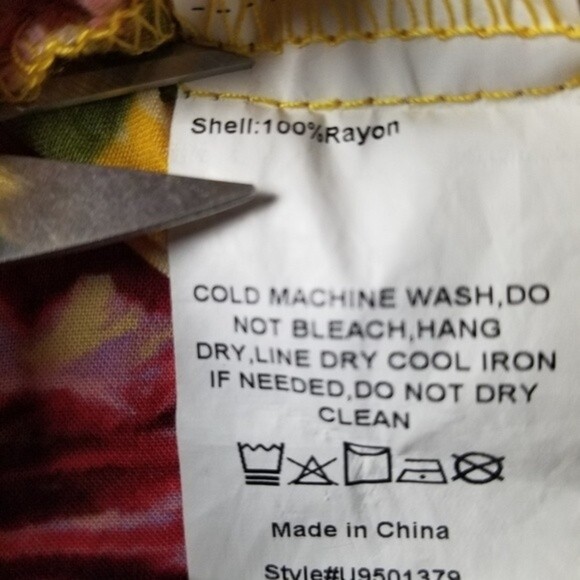 Suzanne Betro Yellow Floral Print Boho Top Size‎ Medium - Picture 10 of 10